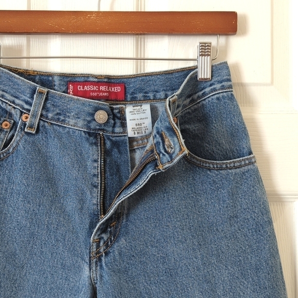 Levi's Y2K Vintage 550 Medium Wash High Waisted Relaxed Fit Tapered Leg Jeans 6 - Picture 7 of 15